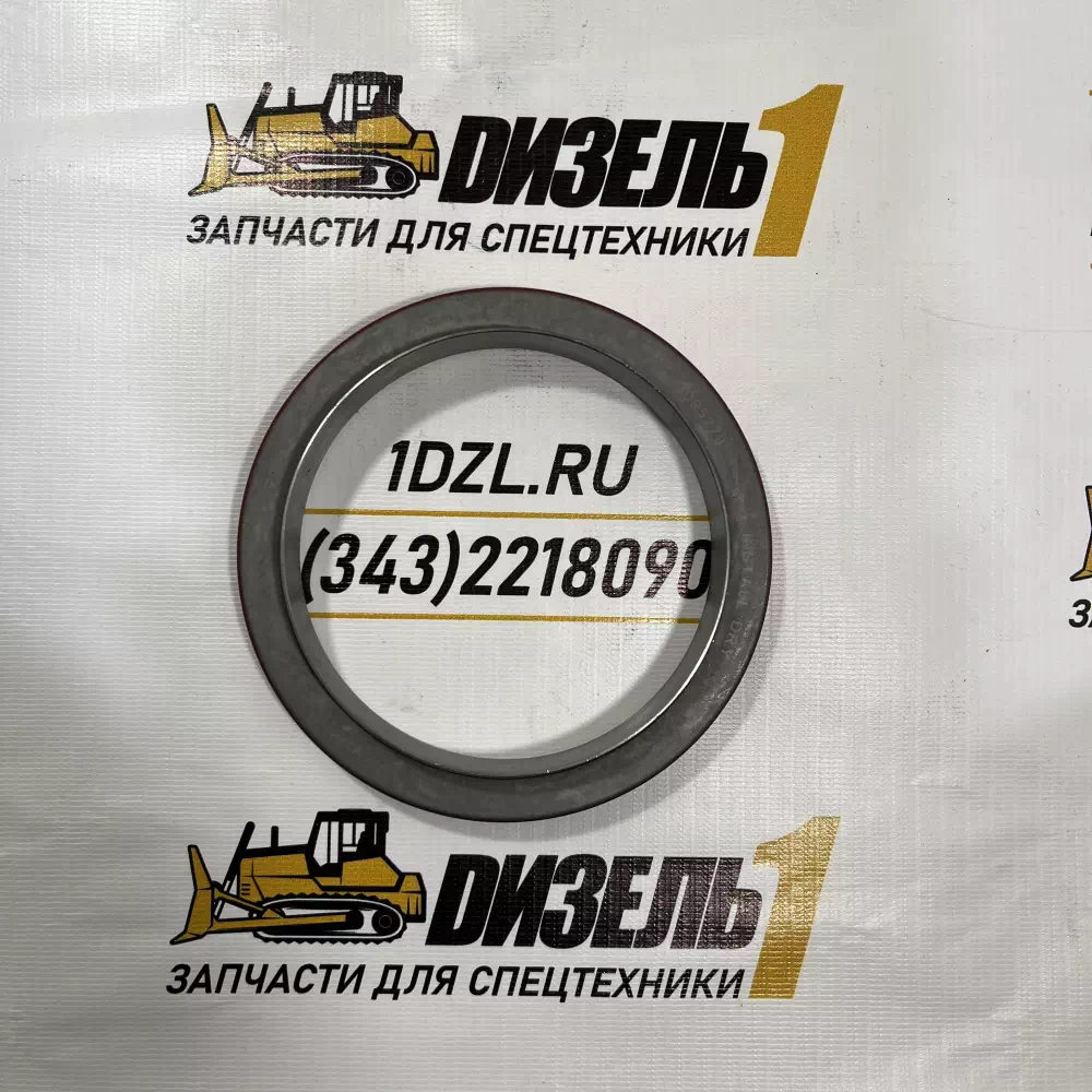 Сальник привода вентилятора 3803994   Cummins KTA19, KTA38, KTA50, KTTA19, K19, K38, K50 фото